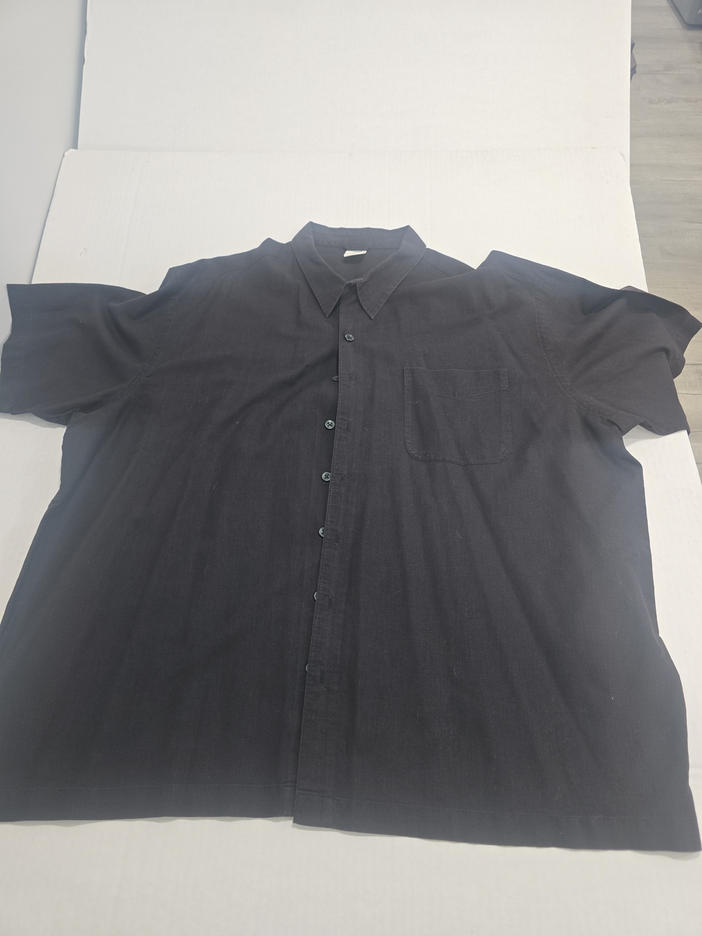 Old Navy Black Short-Sleeve Button-Down Shirt with Pocket